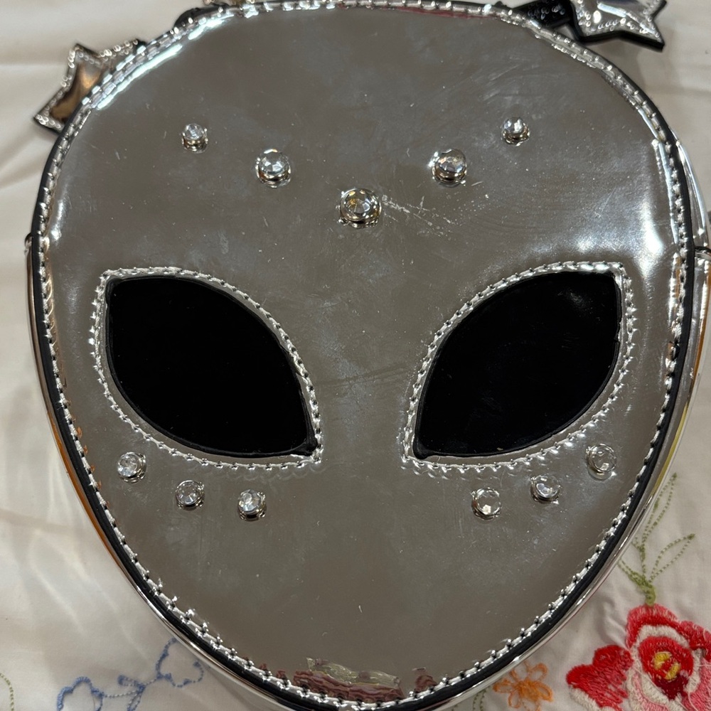 Silver Alien Face Crossbody Bag - image 3